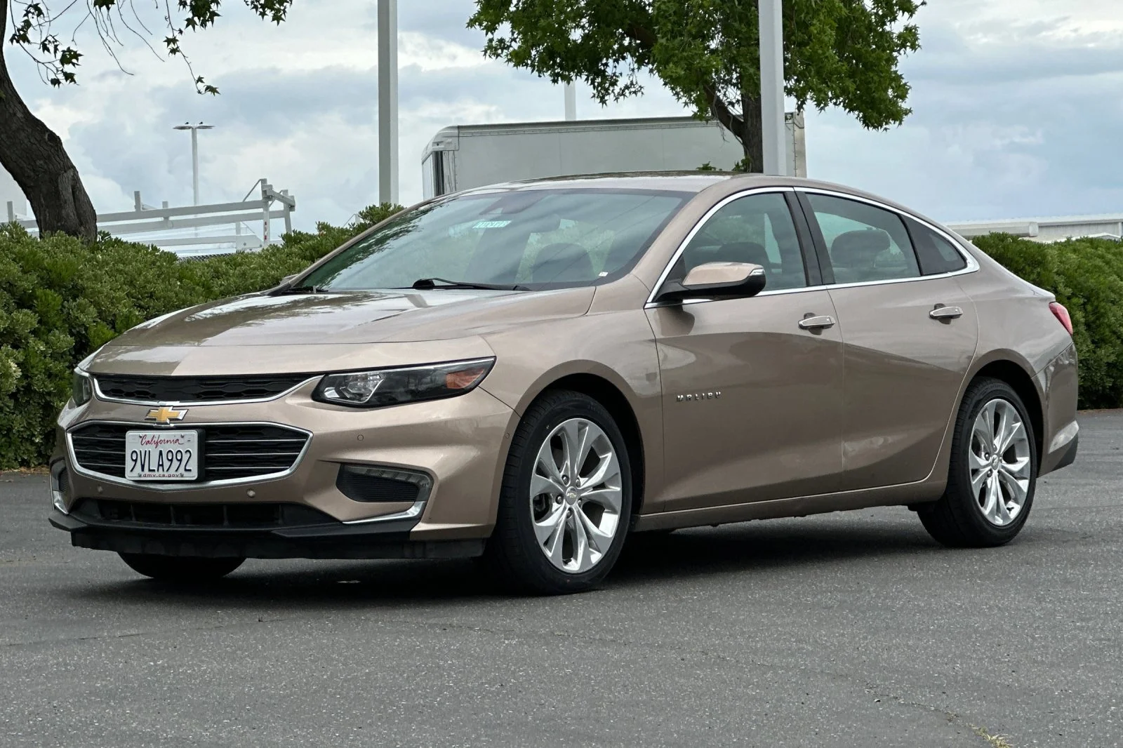 Used 2018 Sandy Ridge Metallic Chevrolet Premier image 8