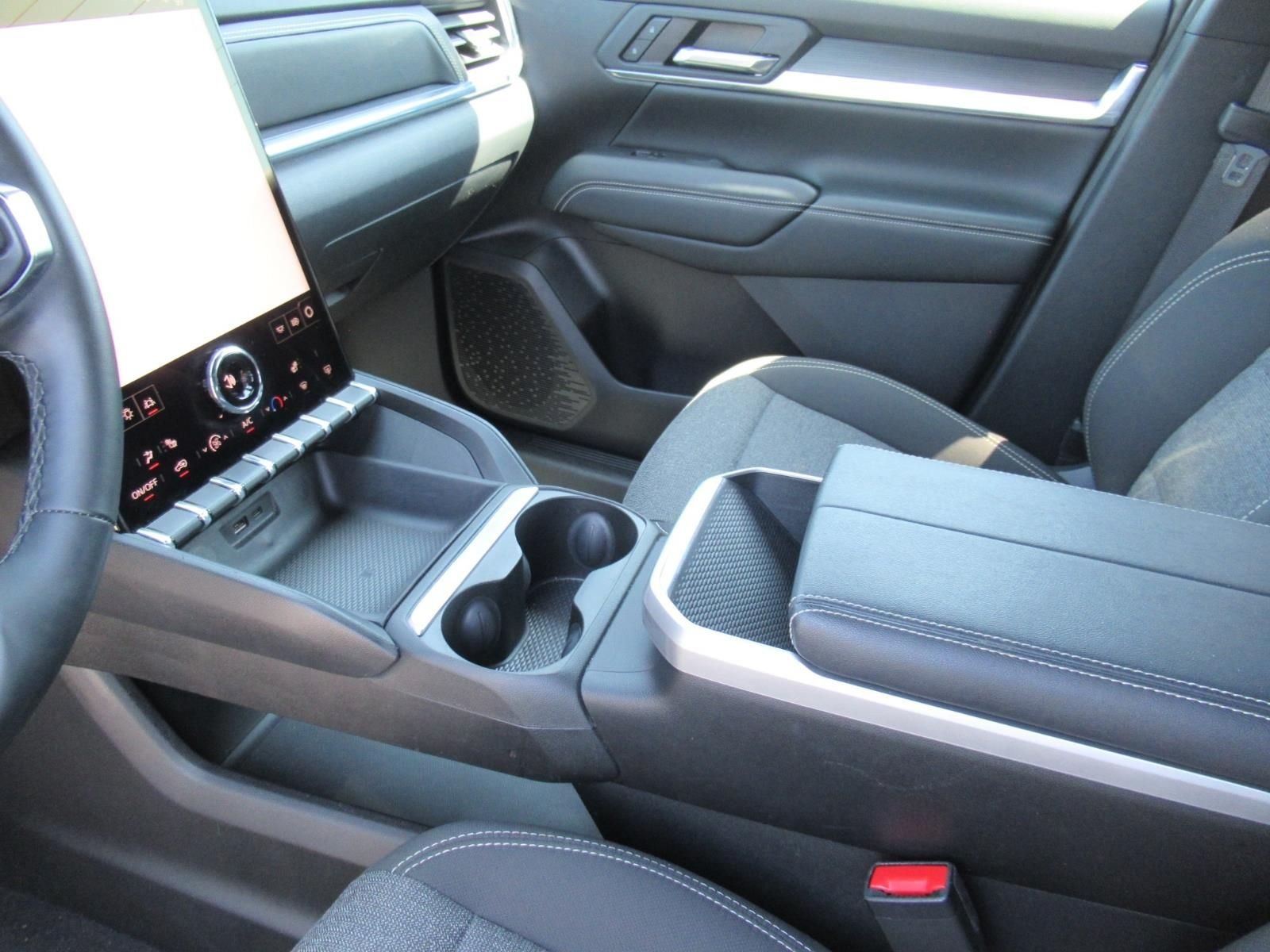 Used 2026 White GMC Elevation image 16