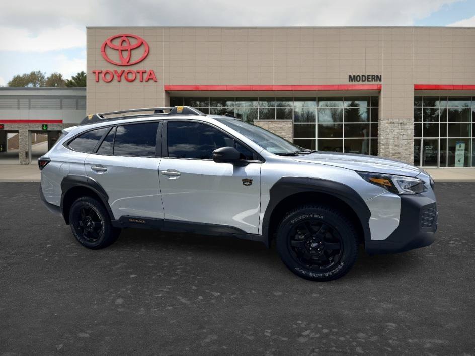 Used 2025 Ice Silver Metallic Subaru Wilderness image 5