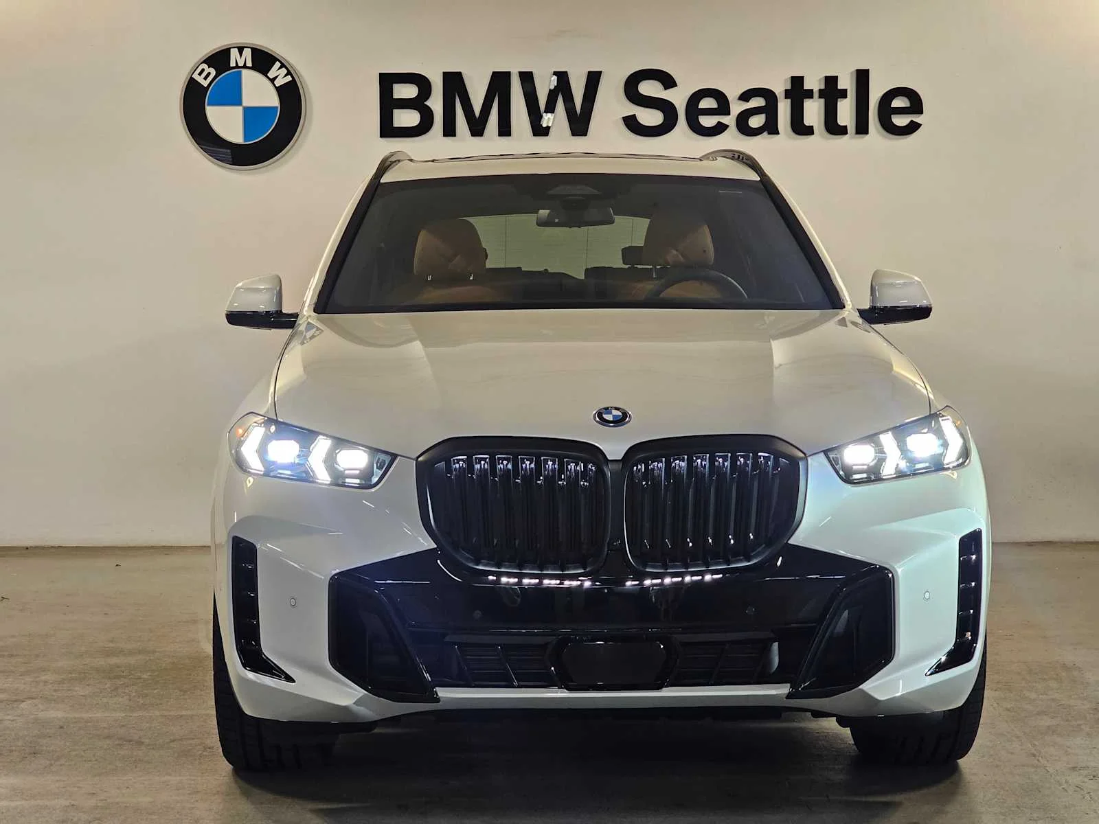 New 2026 Mineral White Metallic BMW xDrive50e image 6