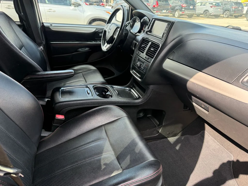 Used 2019 Red Dodge GT image 3