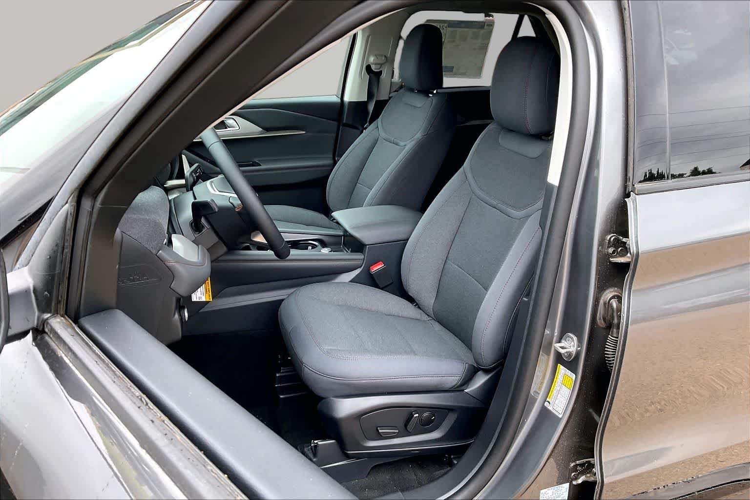 New 2026 Carbonized Gray Metallic Ford Active image 9