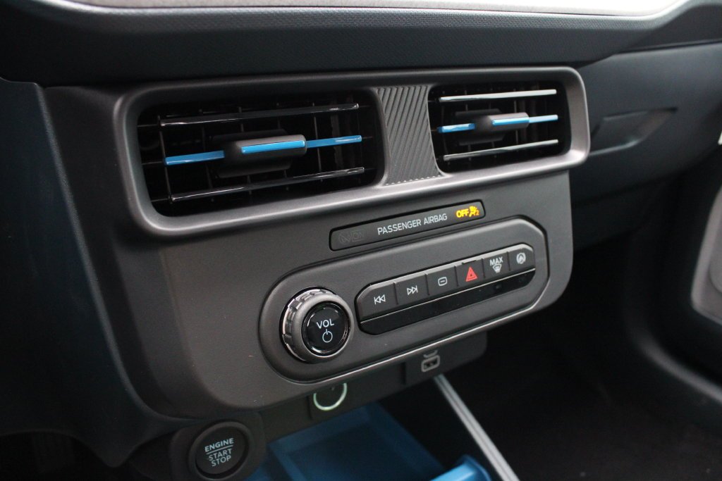 New 2026 Carbonized Gray Metallic Ford XLT image 16