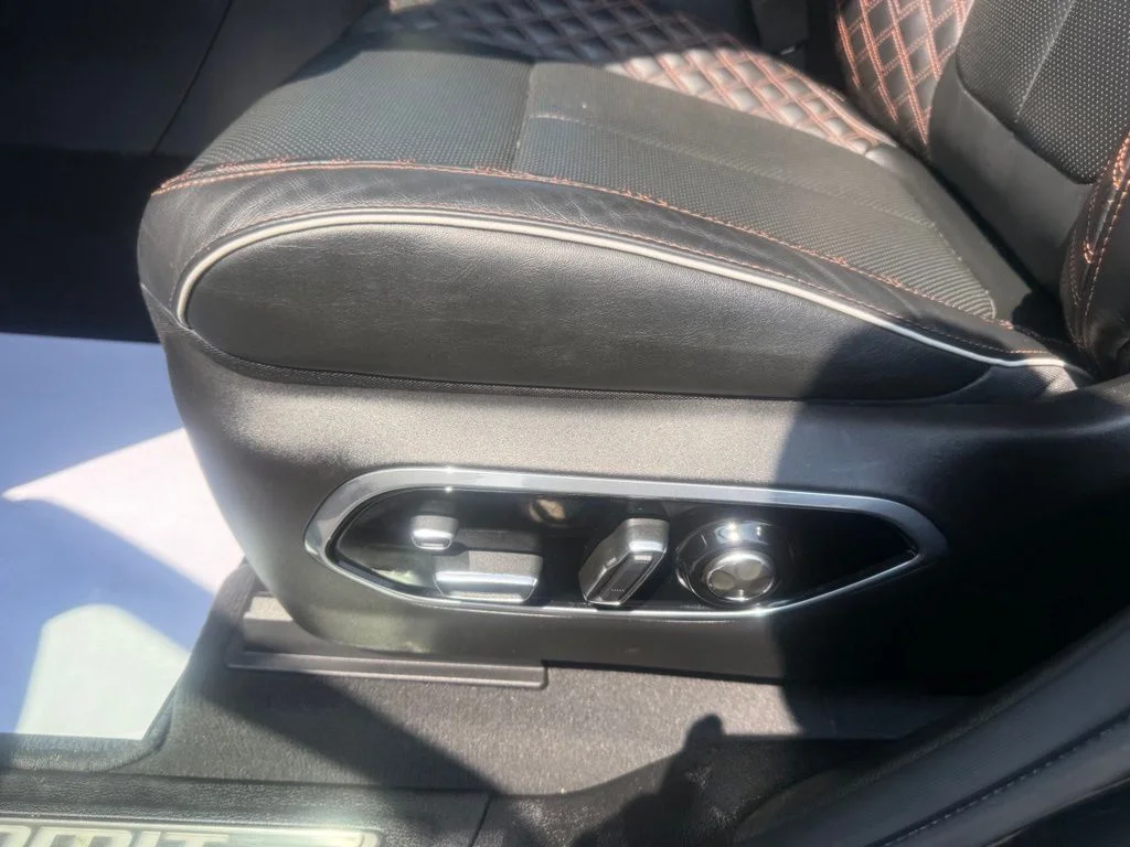 Certified Used 2023 Black Jeep Summit 4xe image 17