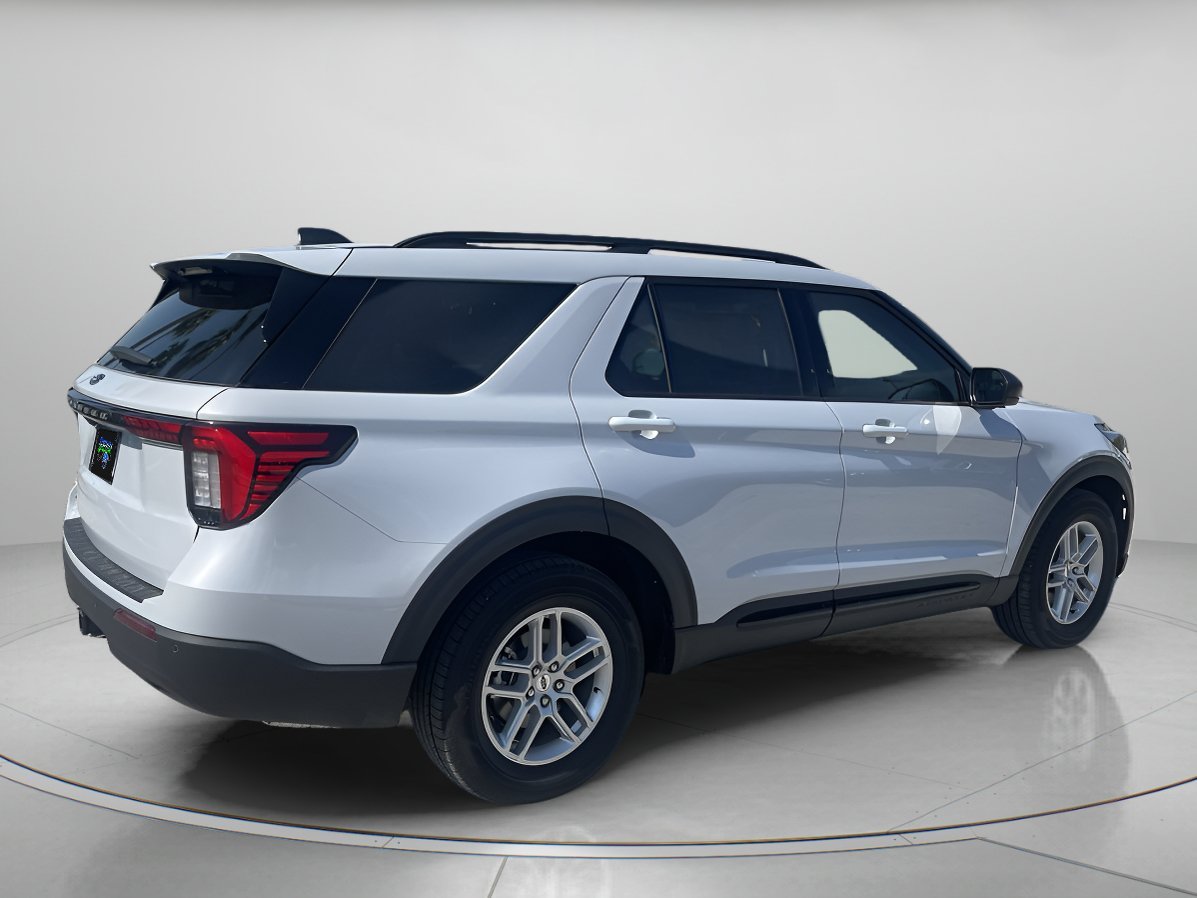 New 2026 Space White Metallic Ford Active image 3