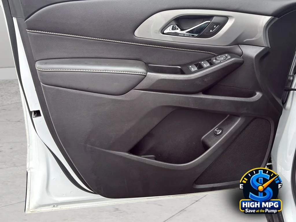 Used 2022 White Chevrolet LT Leather image 11