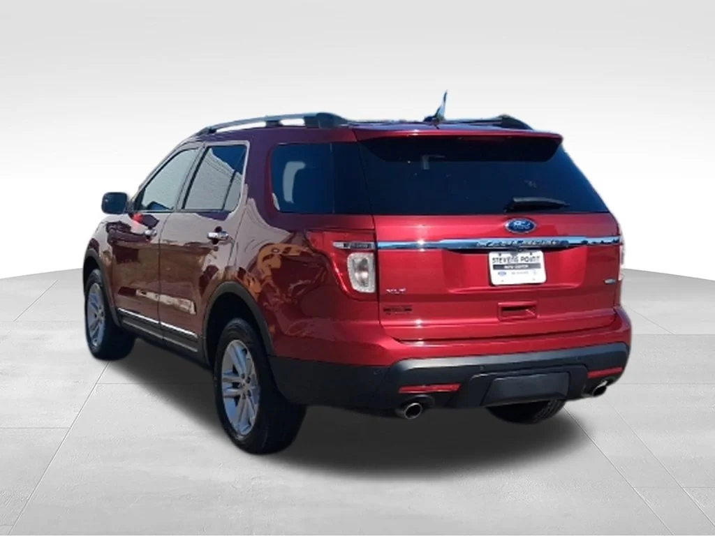 Used 2014 Ruby Red Metallic Tinted Clearcoat Ford XLT image 5