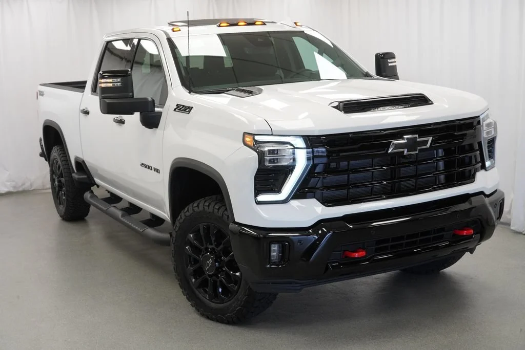 New 2026 Summit White Chevrolet LTZ image 35
