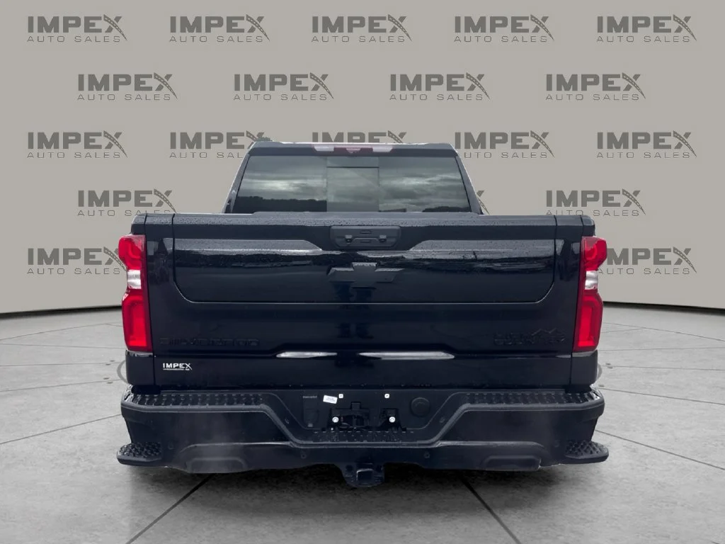 Used 2024 Black Chevrolet High Country image 4