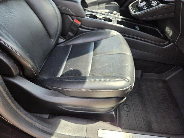 Used 2022 Infinite Black Metallic Clearcoat Lincoln Standard image 29