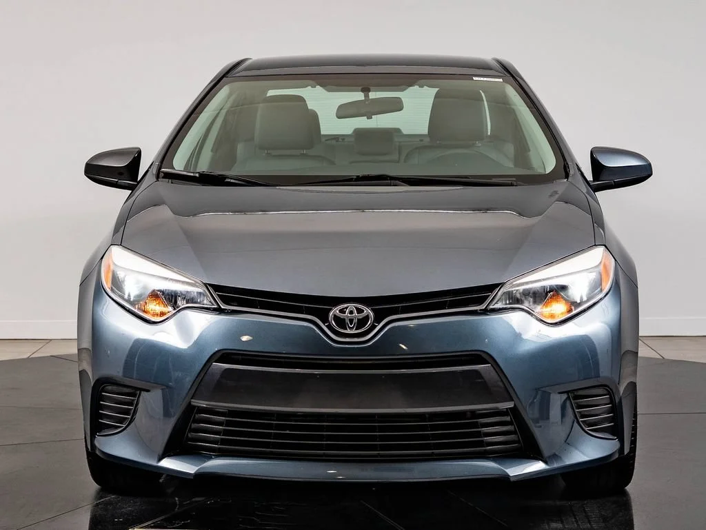 Used 2015 Slate Metallic Toyota LE image 2