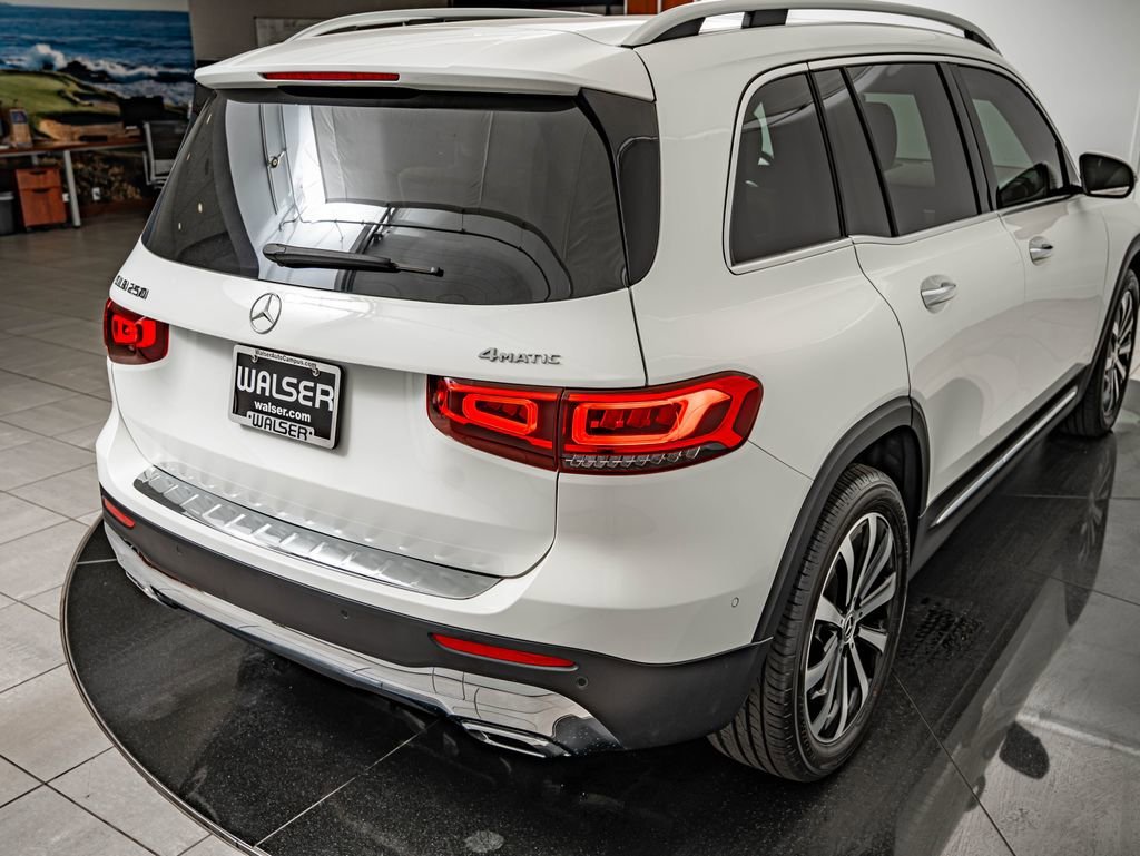 Used 2023 Polar White Mercedes-Benz GLB 250 image 16
