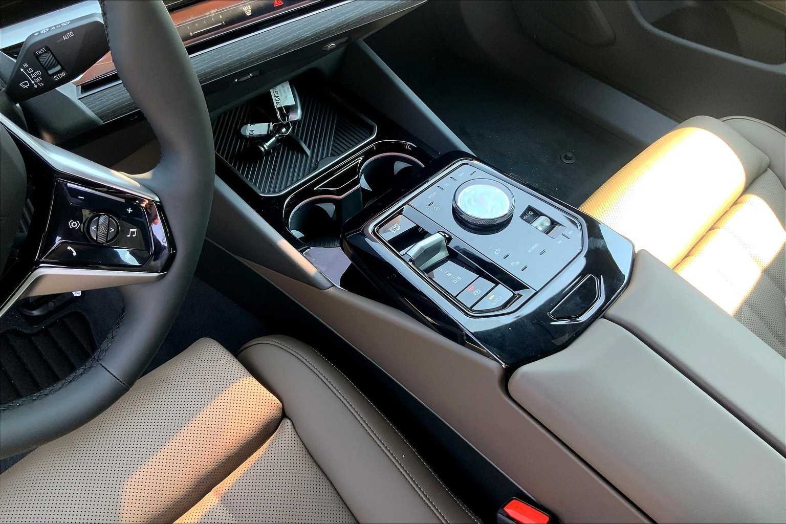 New 2026 Oxide Grey Metallic BMW eDrive40 image 8
