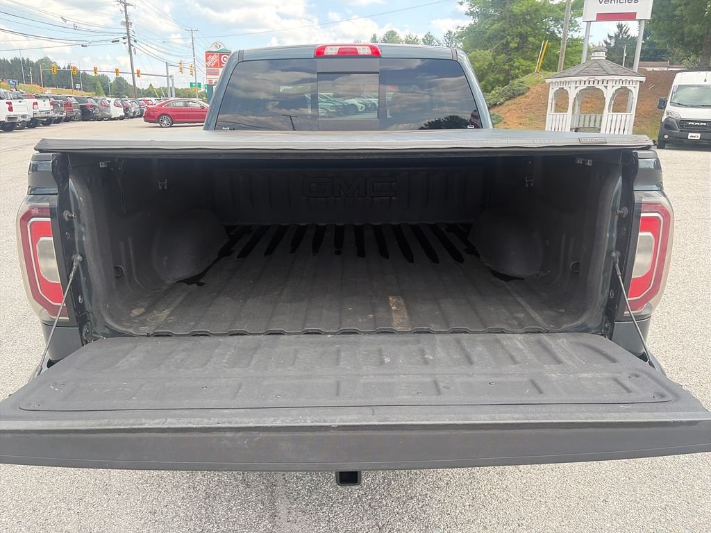 Used 2018 Gray GMC SLT image 23