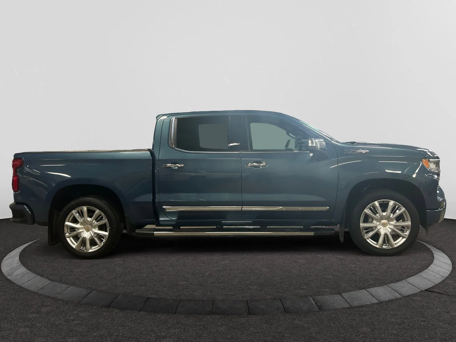 Used 2024 Blue Chevrolet Crew Cab  HIGH COUNTRY image 6