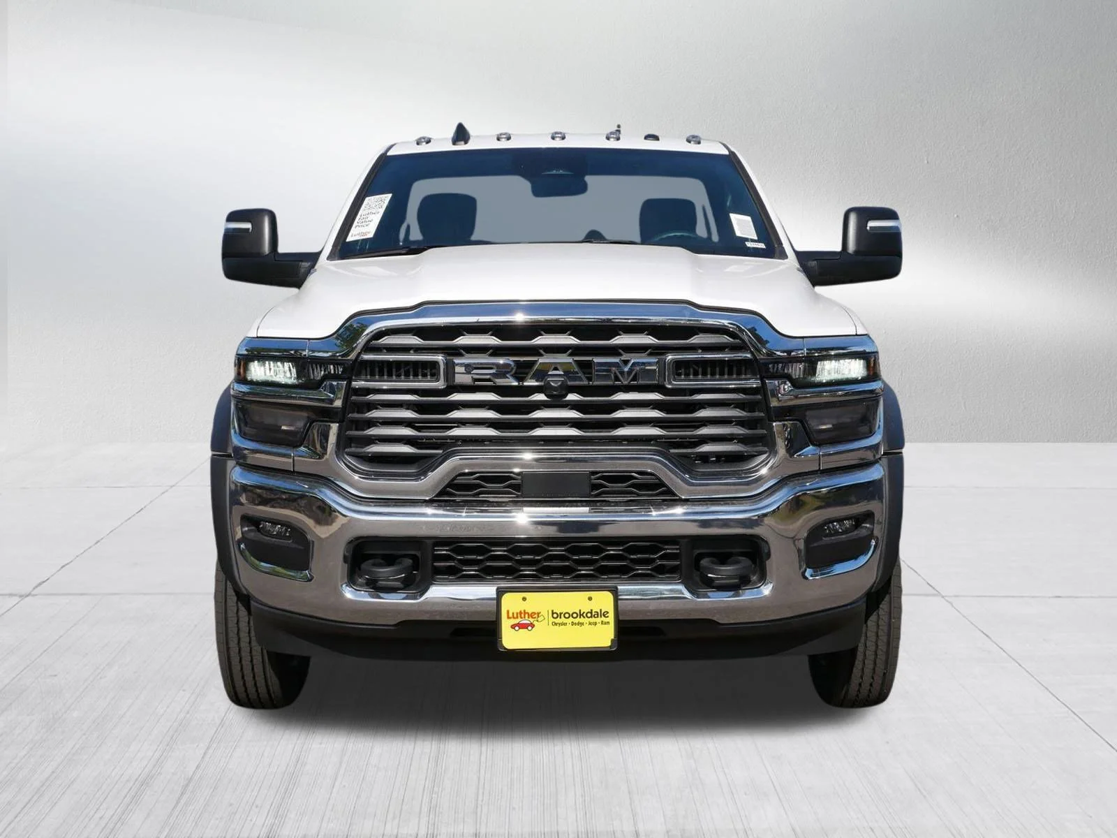 New 2026 Bright White Clear-Coat Exterior Paint RAM Tradesman image 2
