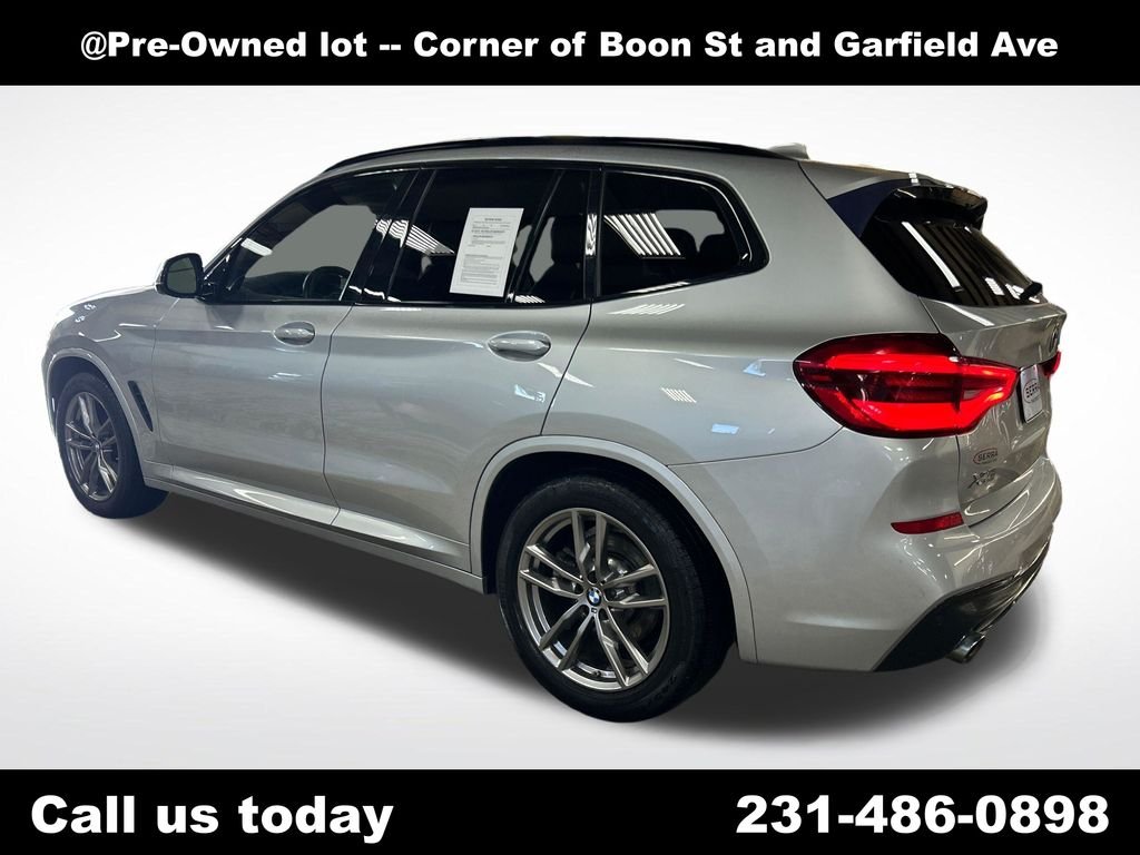 Used 2021 Silver BMW xDrive30i image 3