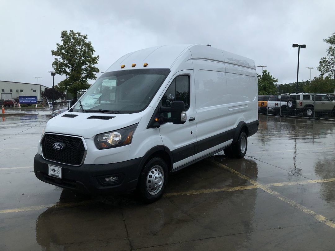 New 2026 Oxford White Ford  image 4