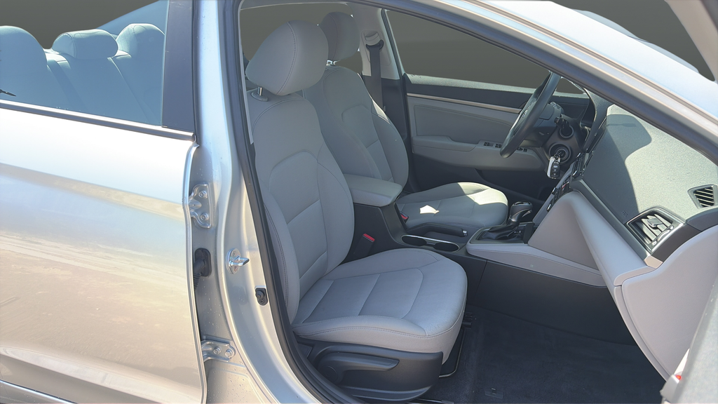 Used 2018 Silver Hyundai SEL image 23
