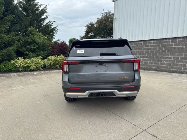 New 2026 Carbonized Gray Metallic Ford Tremor® image 5