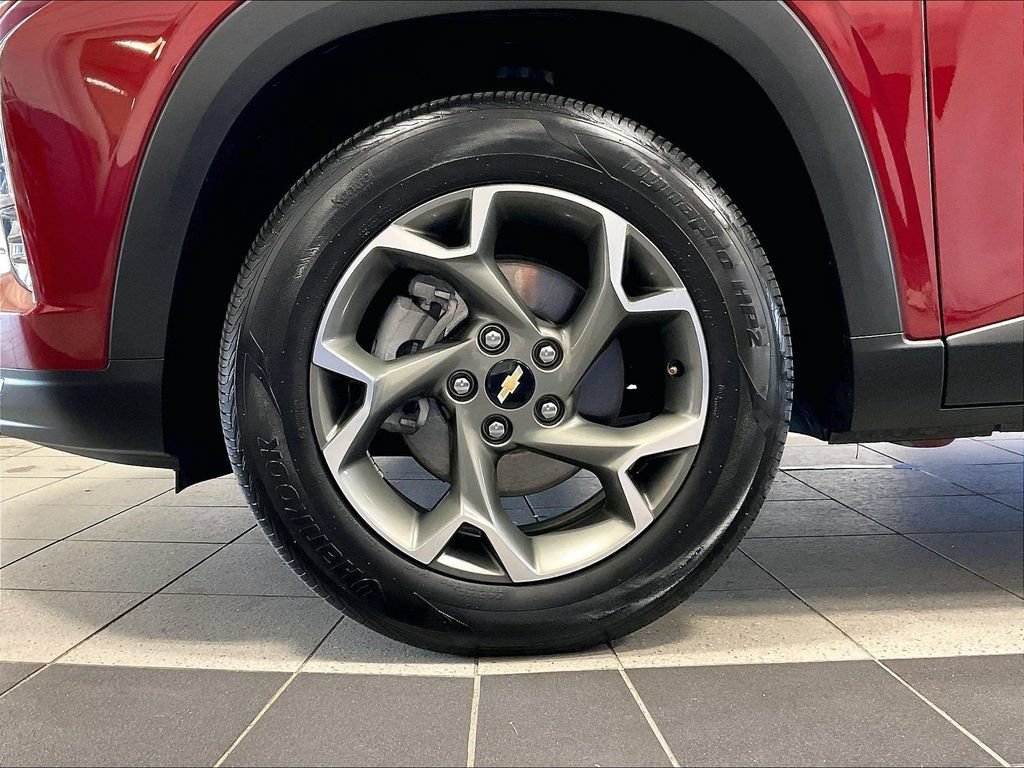 Used 2025 Crimson Metallic Chevrolet LT image 7
