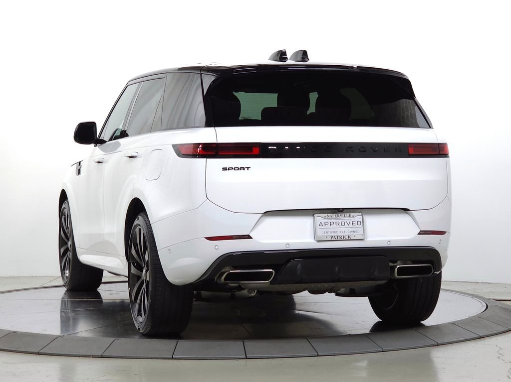 Certified Used 2025 Fuji White Land Rover Dynamic SE image 3