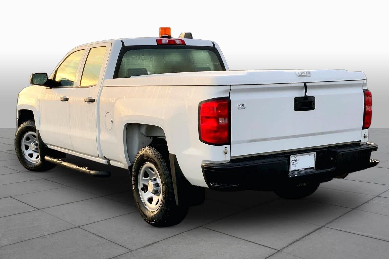 Used 2017 Summit White Chevrolet Work Truck image 11