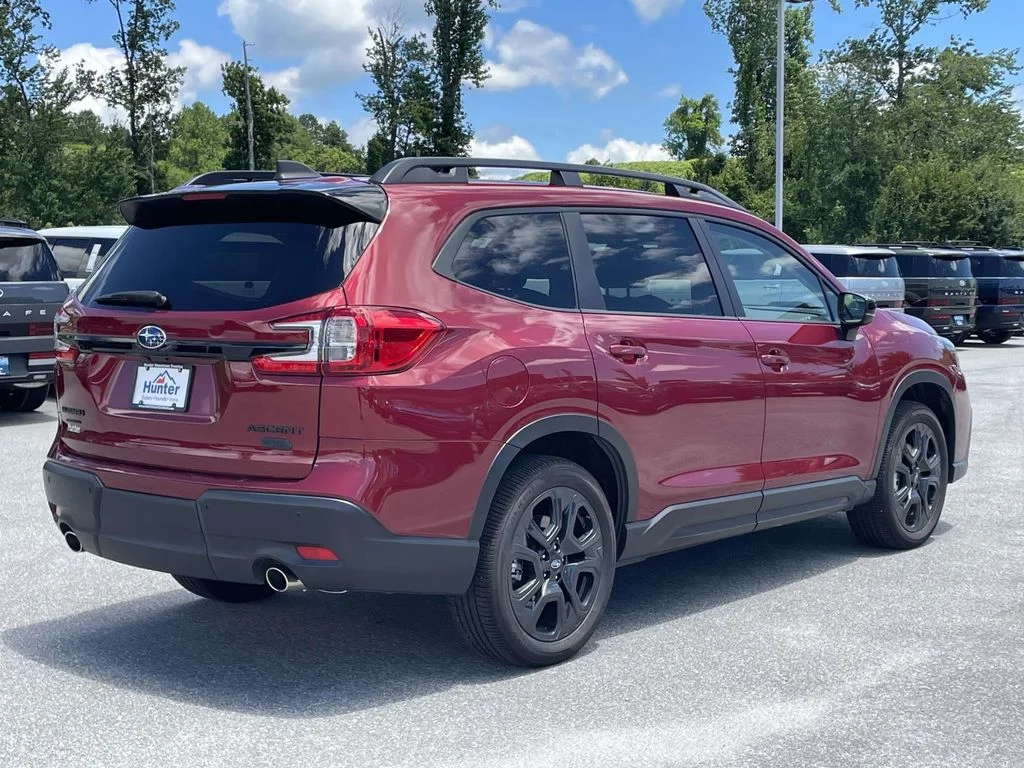 Used 2026 Crimson Red Pearl Subaru Onyx Edition Touring image 27