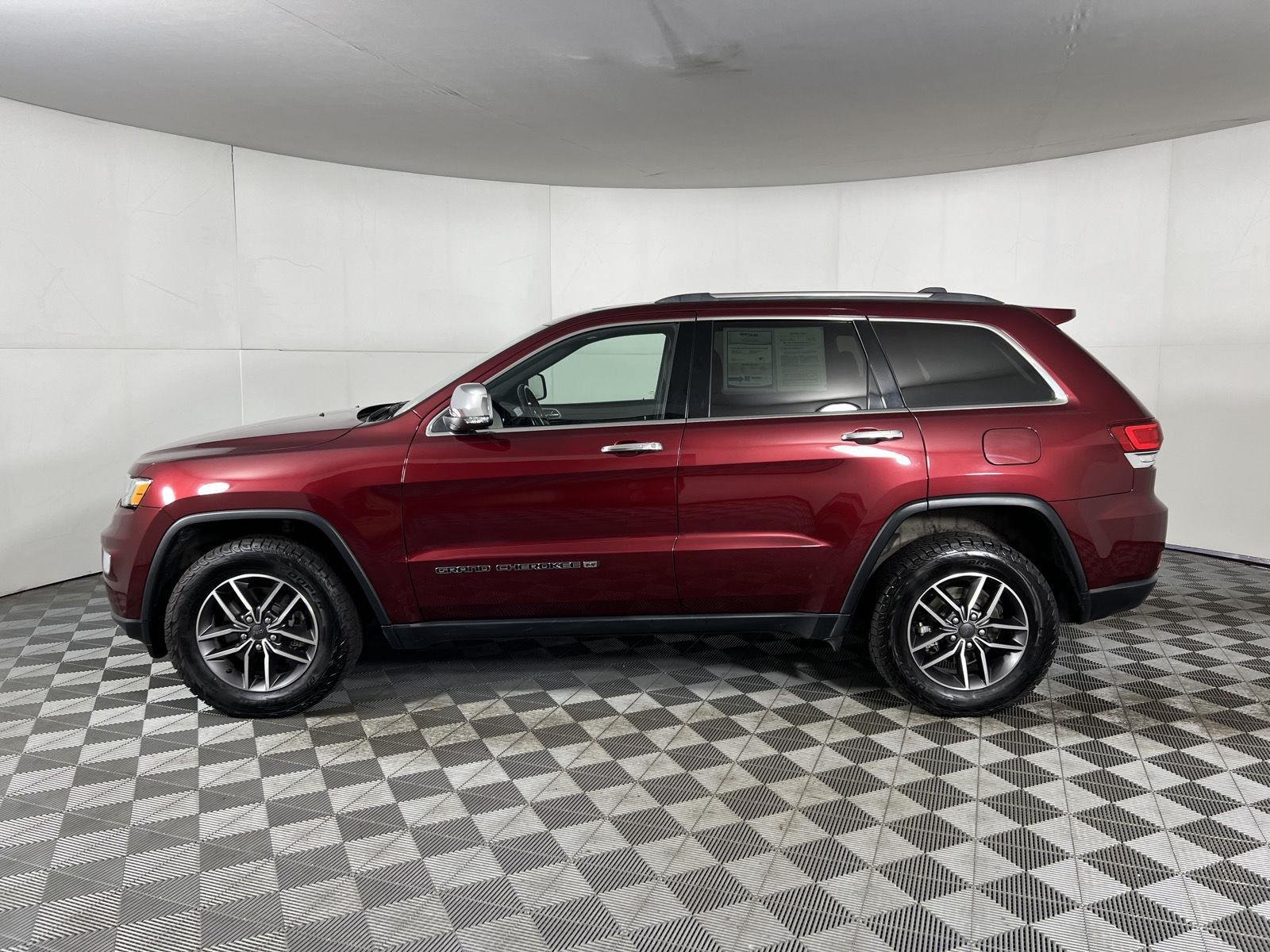 Used 2022 Velvet Red Pearlcoat Jeep Limited image 6