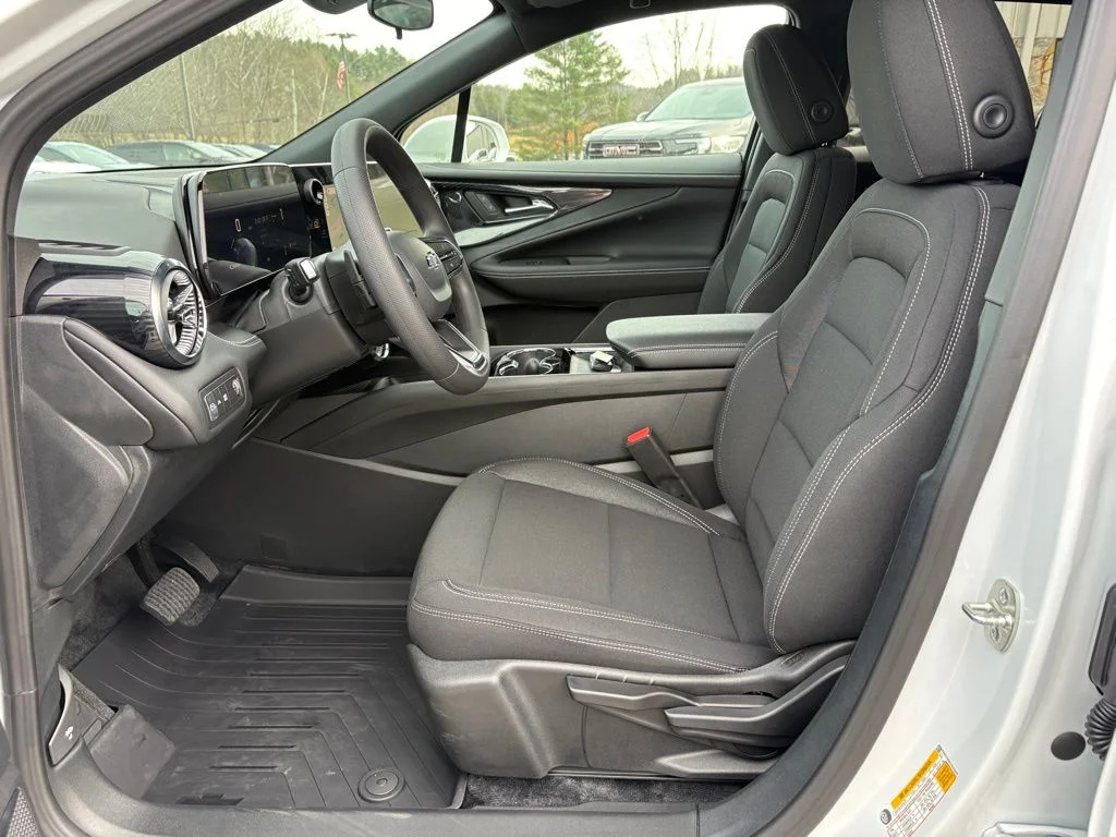 New 2026 White Chevrolet LT image 4