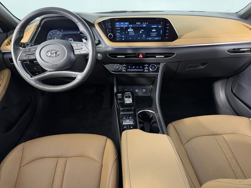 Used 2021 Quartz Hyundai Limited image 12
