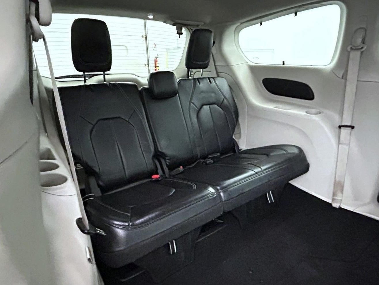 Certified Used 2022 White Chrysler Touring L image 17