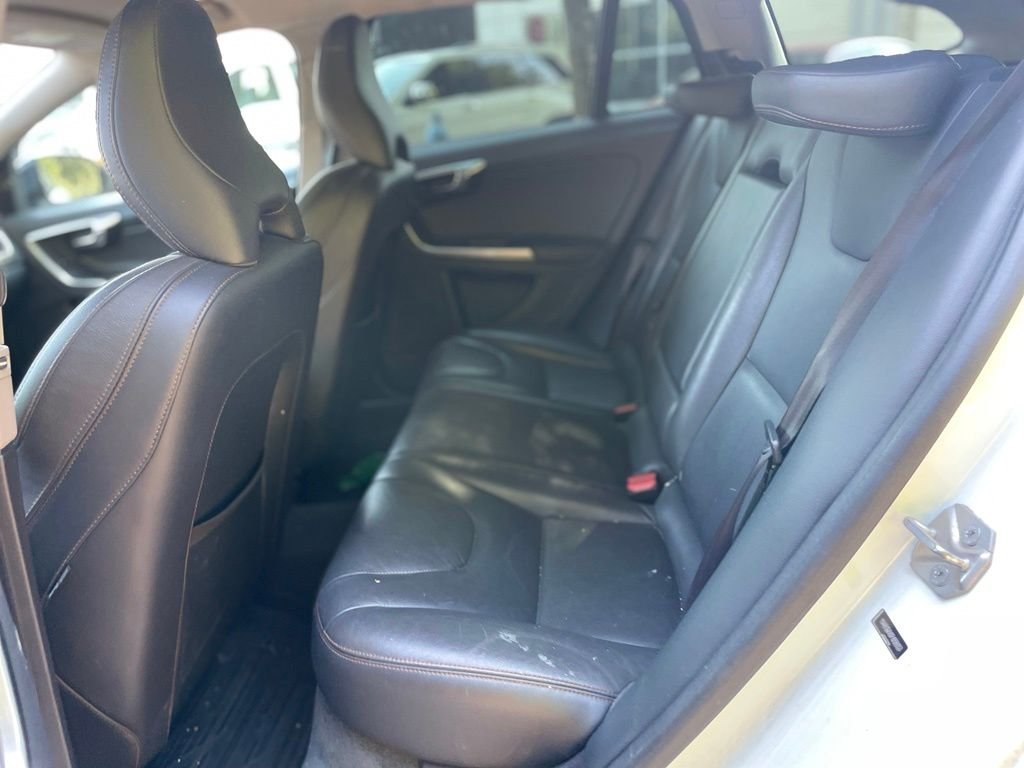 Used 2015 Crystal White Pearl Volvo T5 image 18