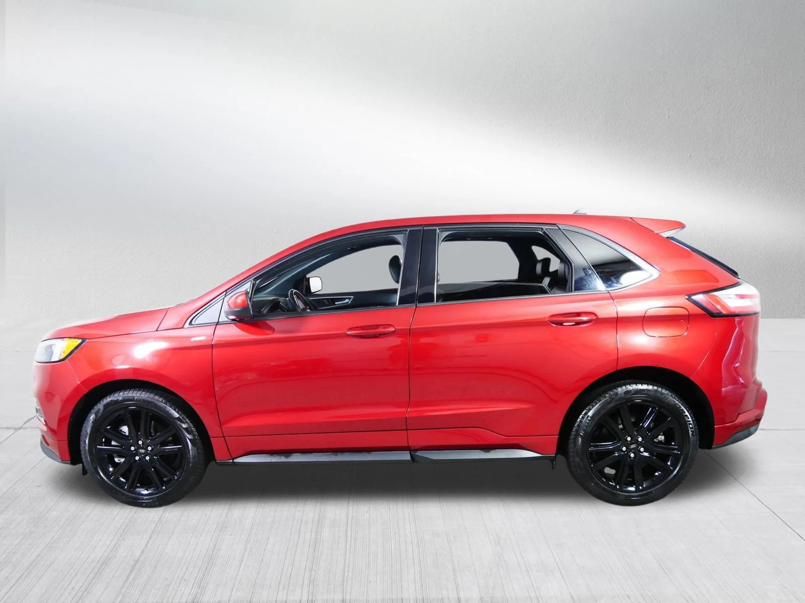 Used 2024 Rapid Red Metallic Tinted Clearcoat Ford ST-Line image 4