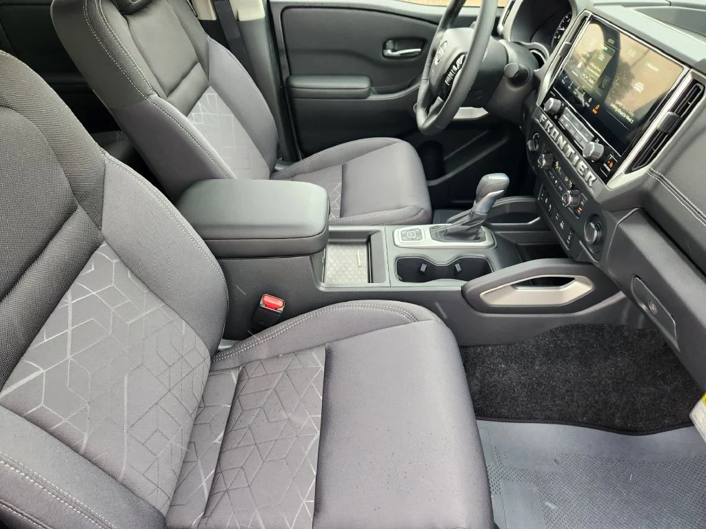 New 2027 Glacier White Nissan Crew Cab SV image 13