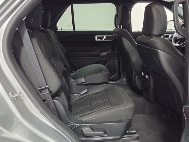Used 2020 Silver Ford XLT image 17