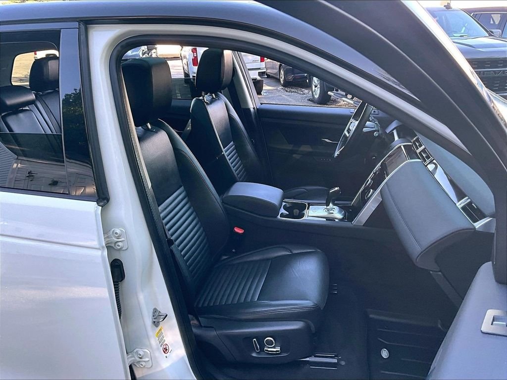Used 2023 White Land Rover S image 11