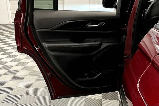 2025 Jeep Grand Cherokee Altitude - Photo 23