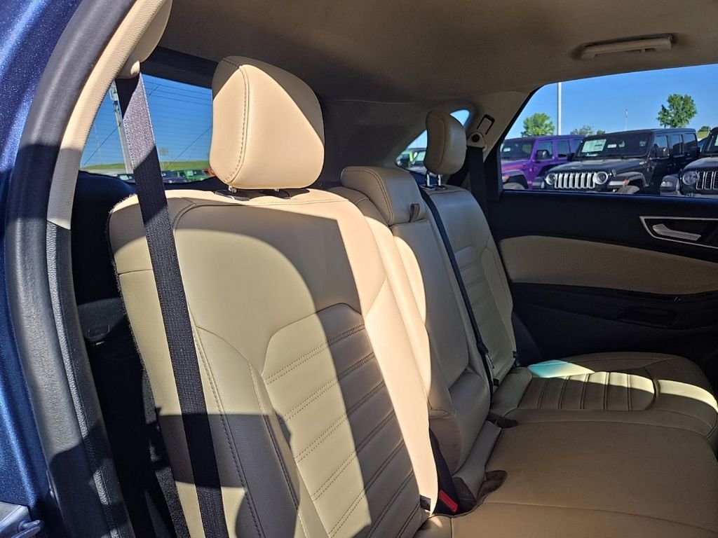 Used 2019 Blue Ford SEL image 83