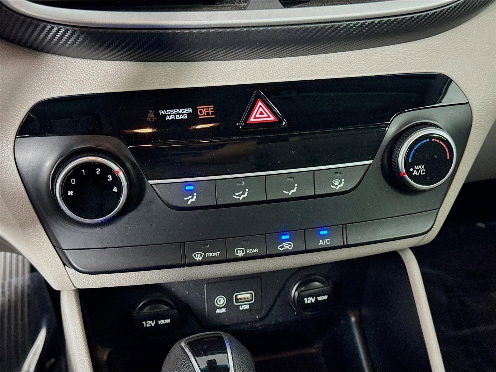 Used 2019 Black Noir Pearl Hyundai SE image 16