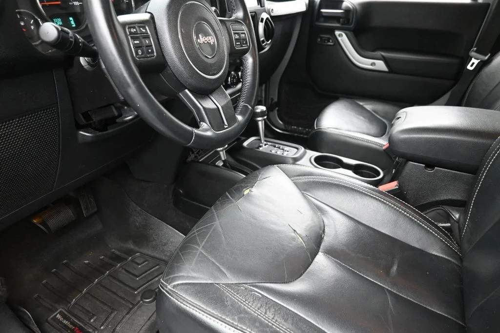 Used 2014 Gray Jeep Unlimited Sahara image 16