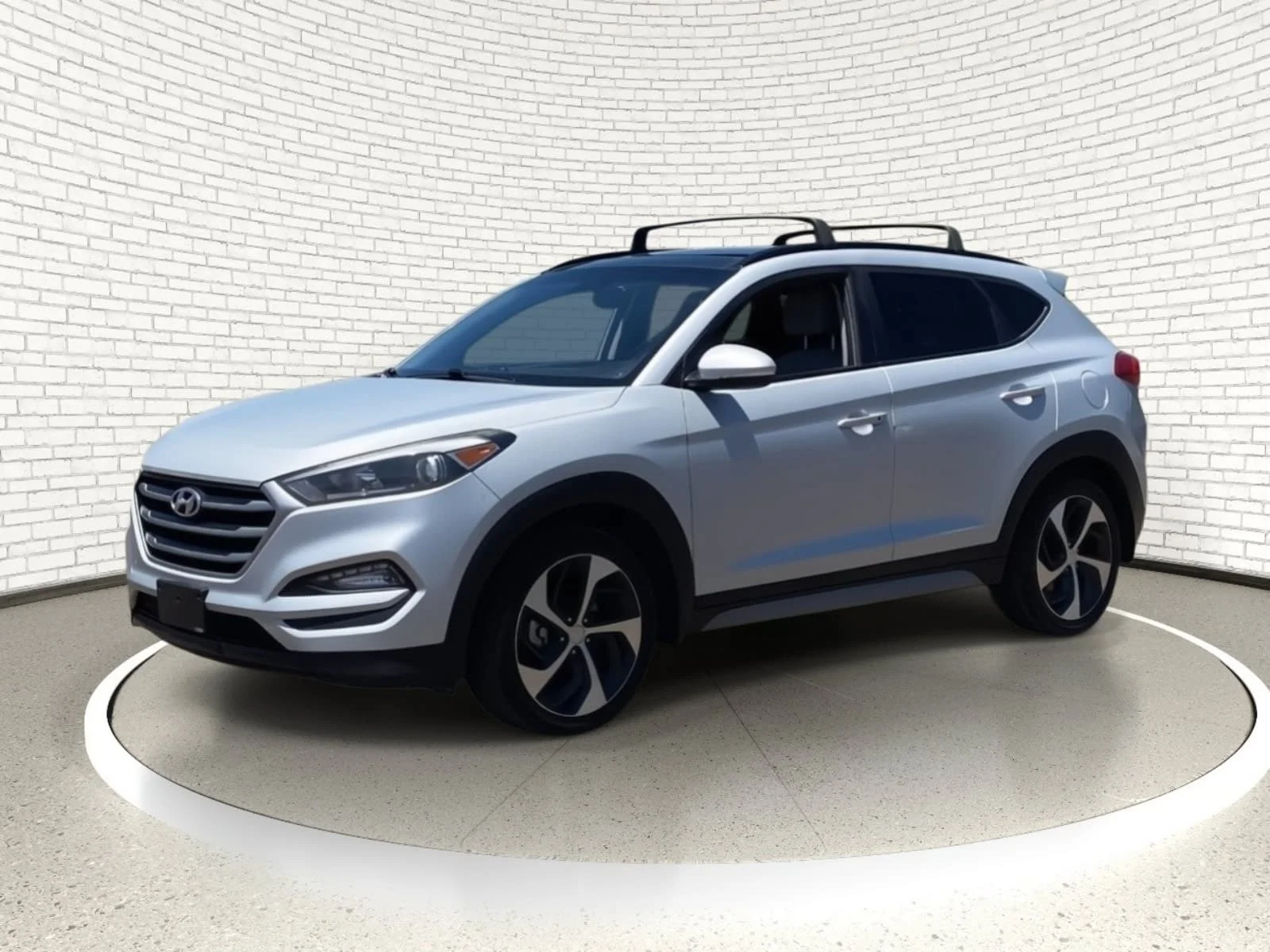 Used 2018 Molten Silver Hyundai Value image 12