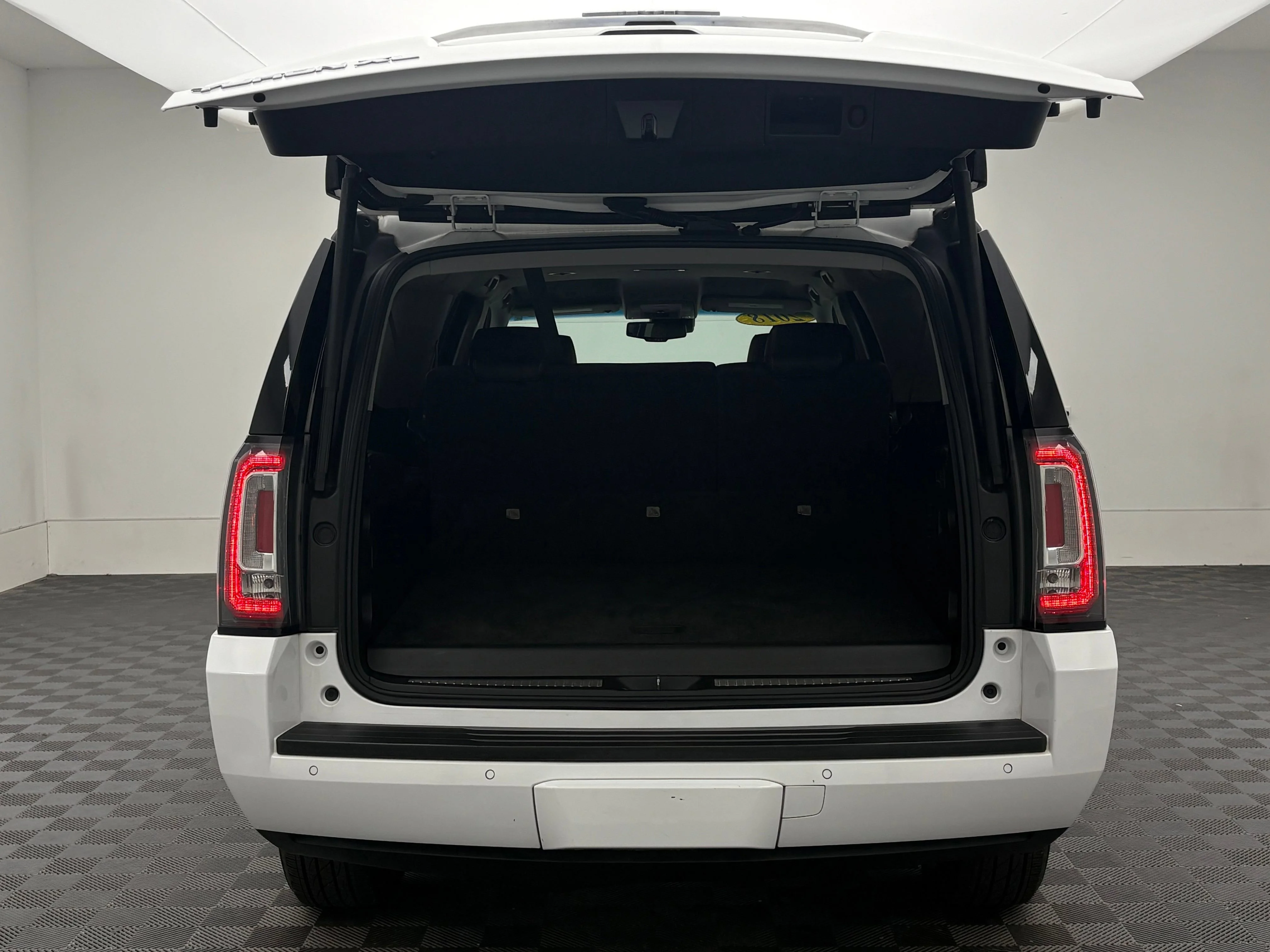 Used 2018 SUMMIT WHITE GMC SLT image 10