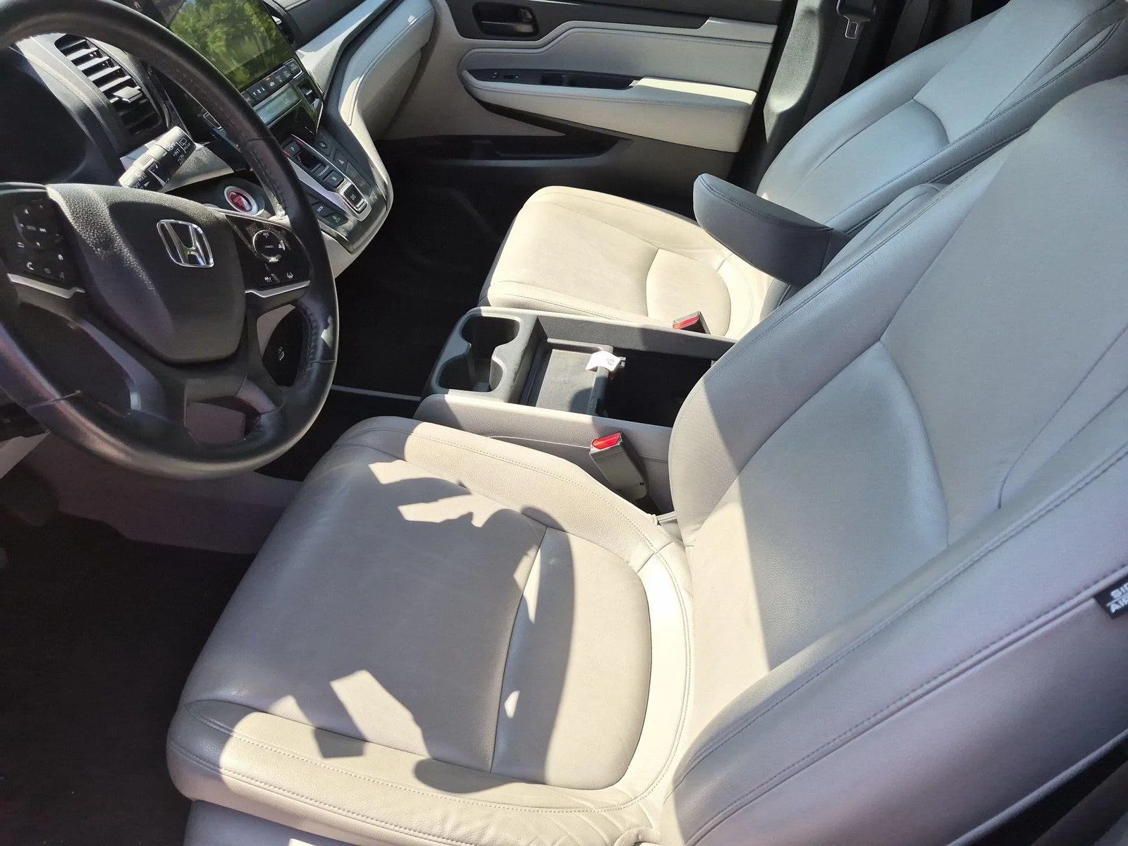 Used 2023 Lunar Silver Metallic Honda EX-L image 18