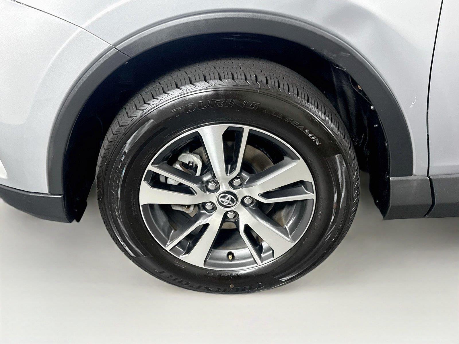 Used 2016 Silver Sky Metallic Toyota XLE image 43