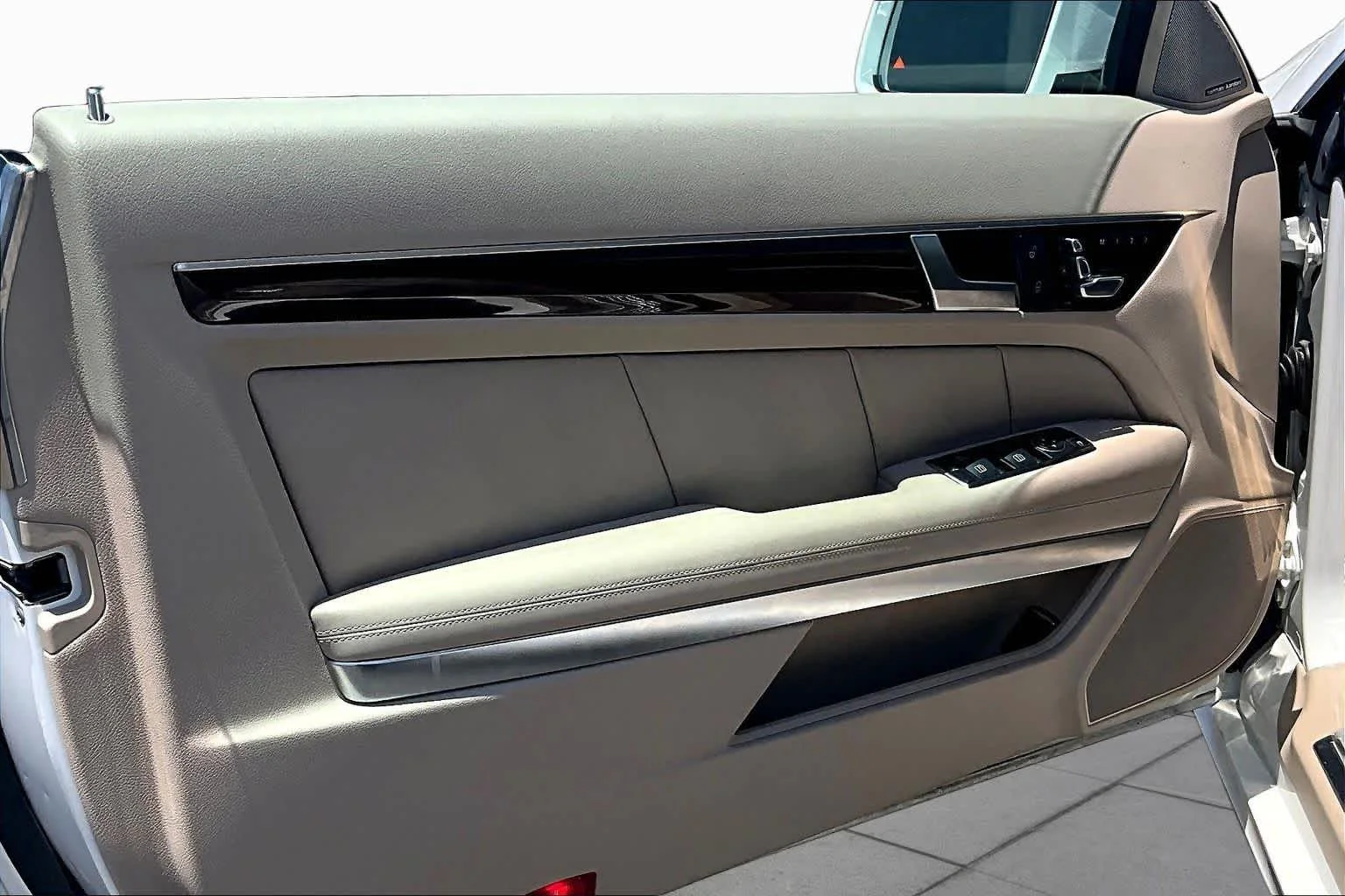 Used 2014 Polar White Mercedes-Benz E 350 image 20