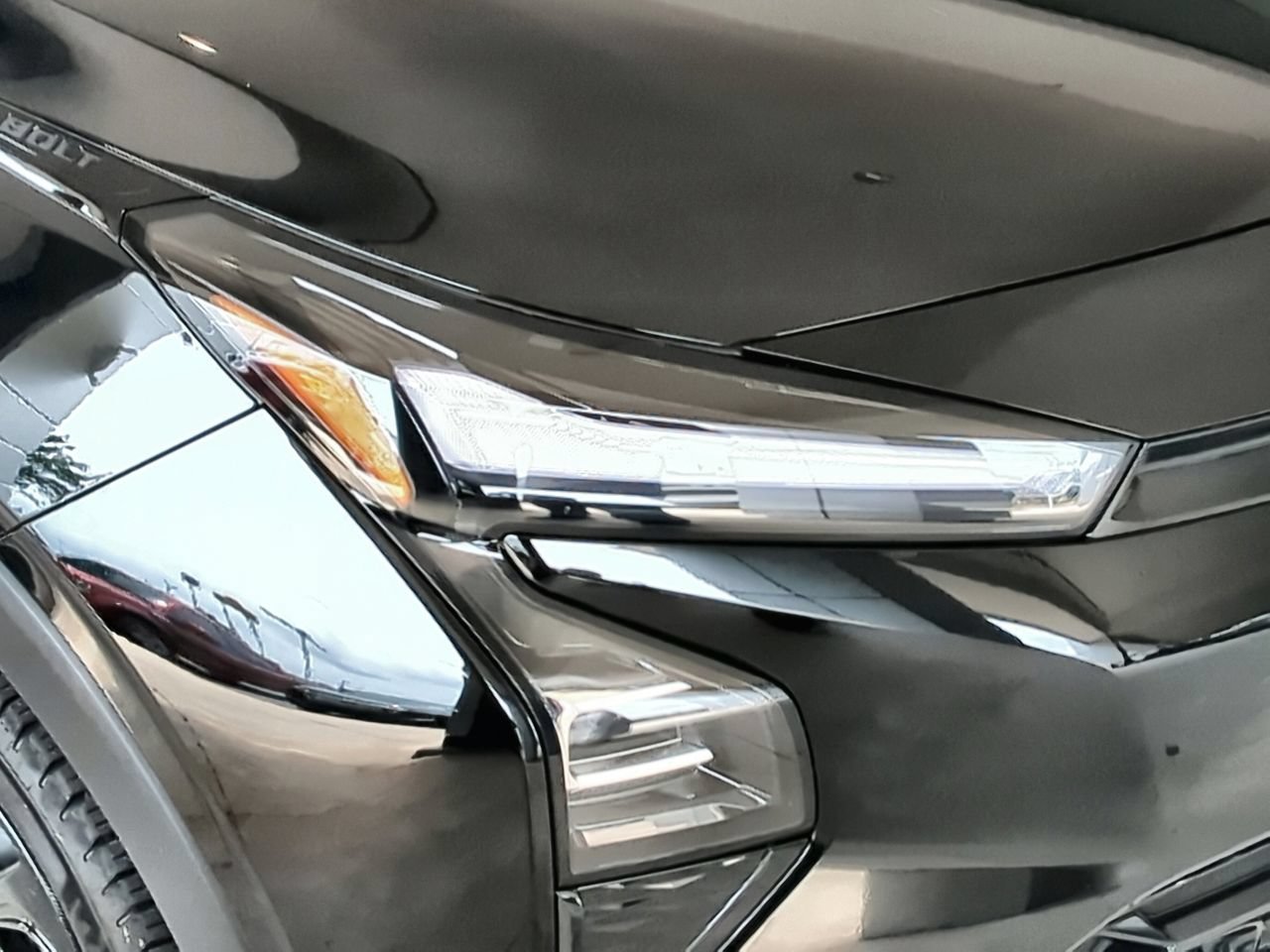 2027 Chevrolet Bolt RS - Photo 9