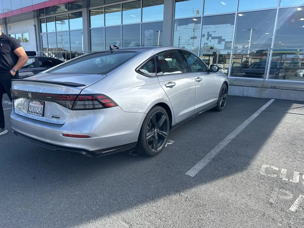 Used 2025 Silver Honda Sport-L image 8