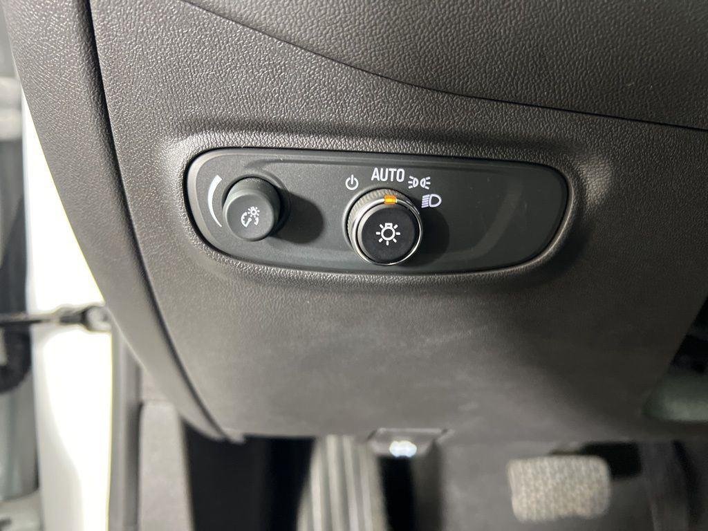 Used 2024 Summit White Chevrolet LT image 12