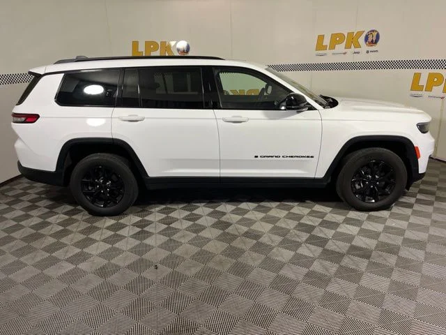 Used 2024 Bright White Clearcoat Jeep Altitude X image 2